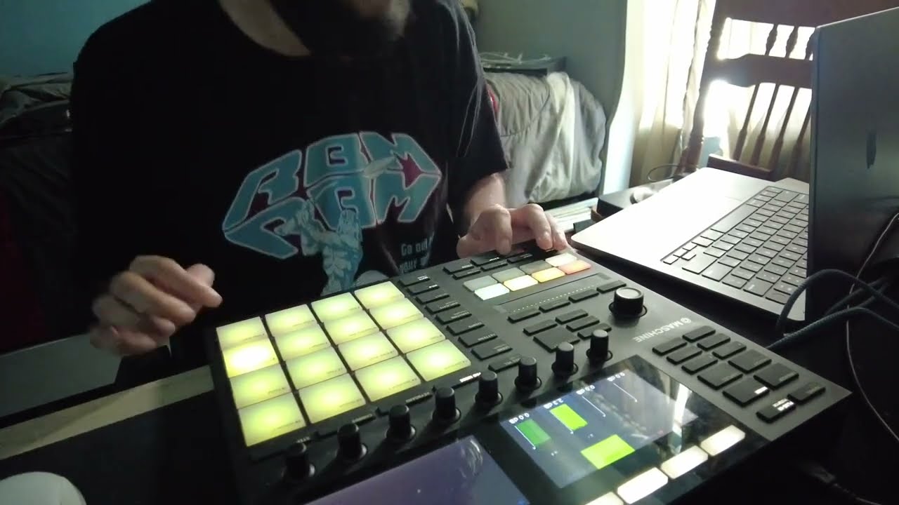 Sampling every song on one record with the Maschine MK3