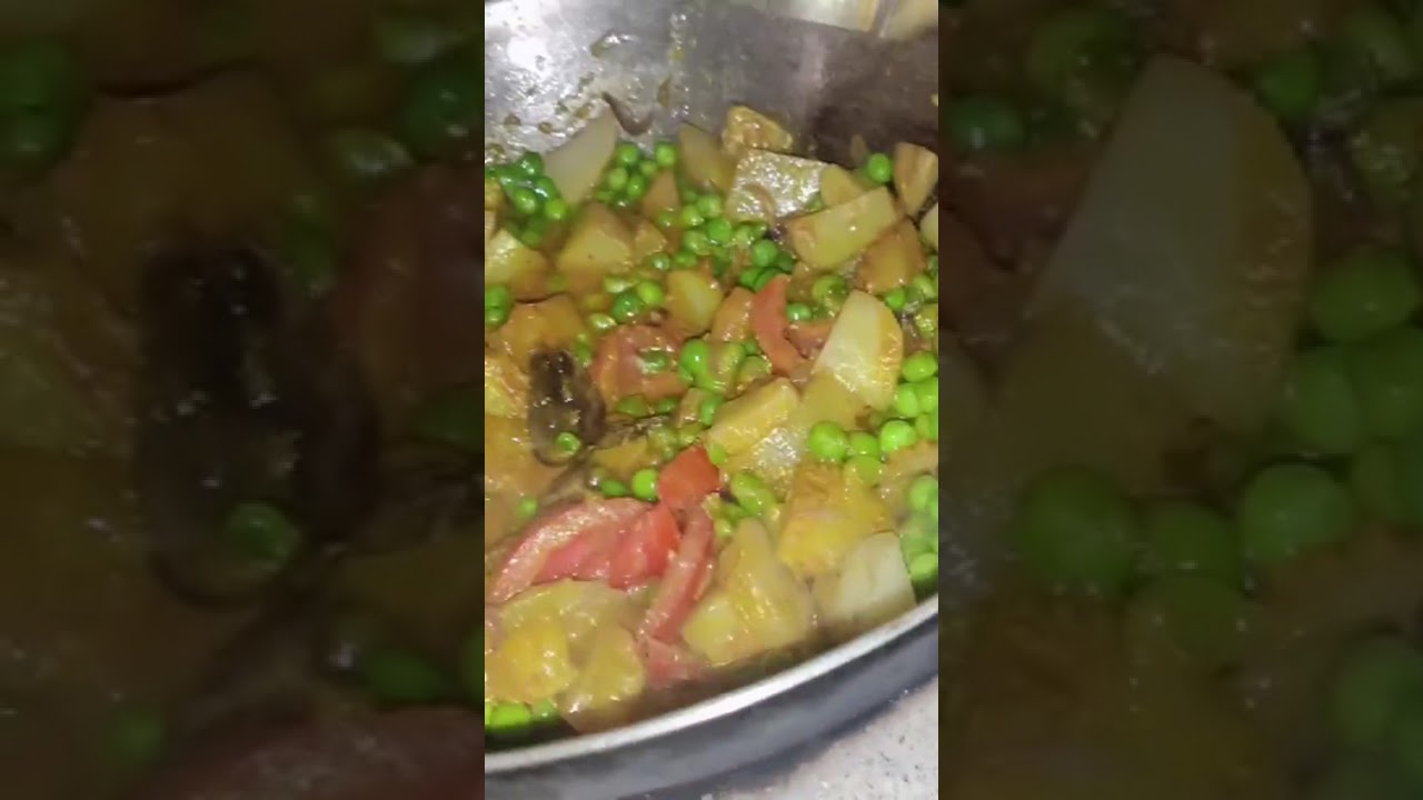 बहुत ही स्वादिष्टआलू मटर की सब्जी एक बार जरूर देखें