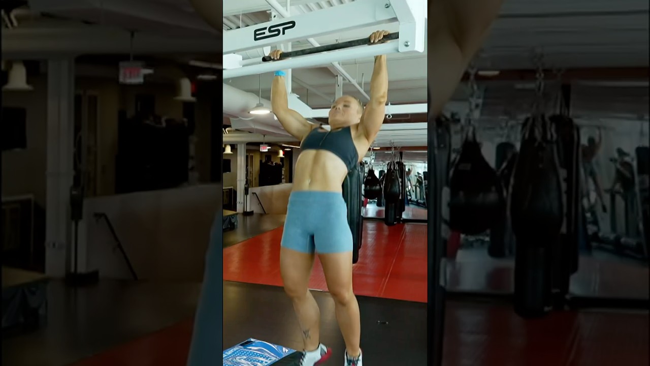 Ivy Nile DEMOLISHES Sheamus in a pull-up contest 💪🏼