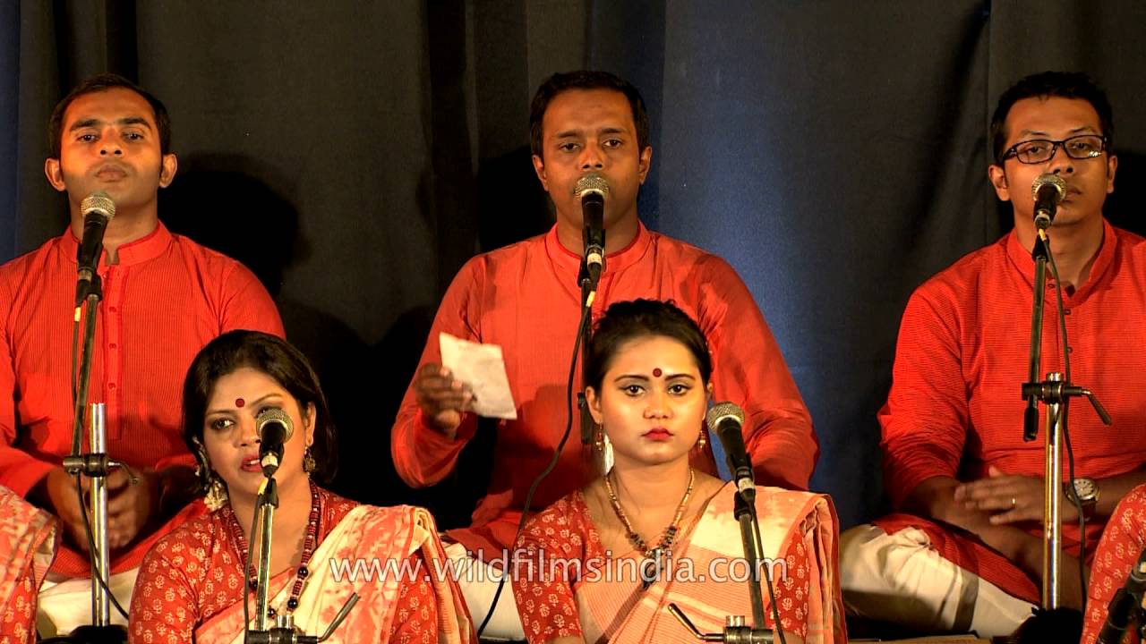 'Har Mana Har Porabo Tomar Gole' by Rezwana Choudhury Bannya's group Shurer Dhara