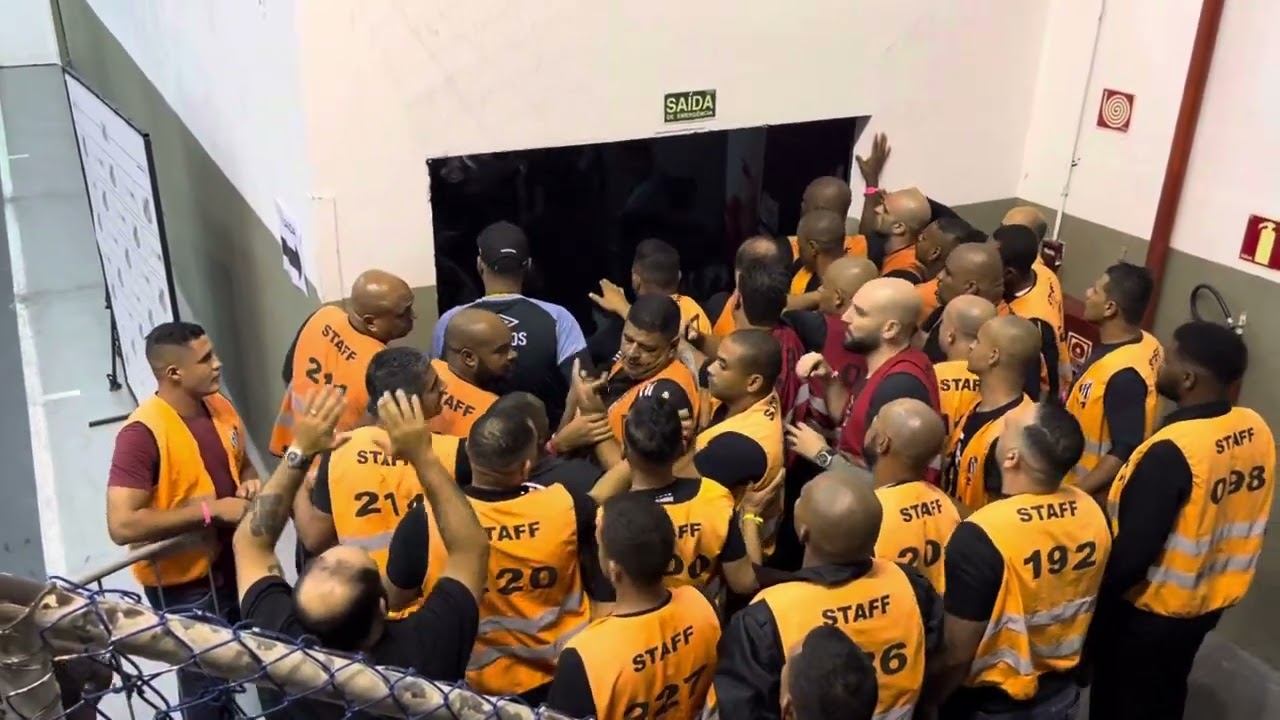 Confusão na Vila Belmiro, membros da organizada invadiram o Ginásio Attié Jorge Cury