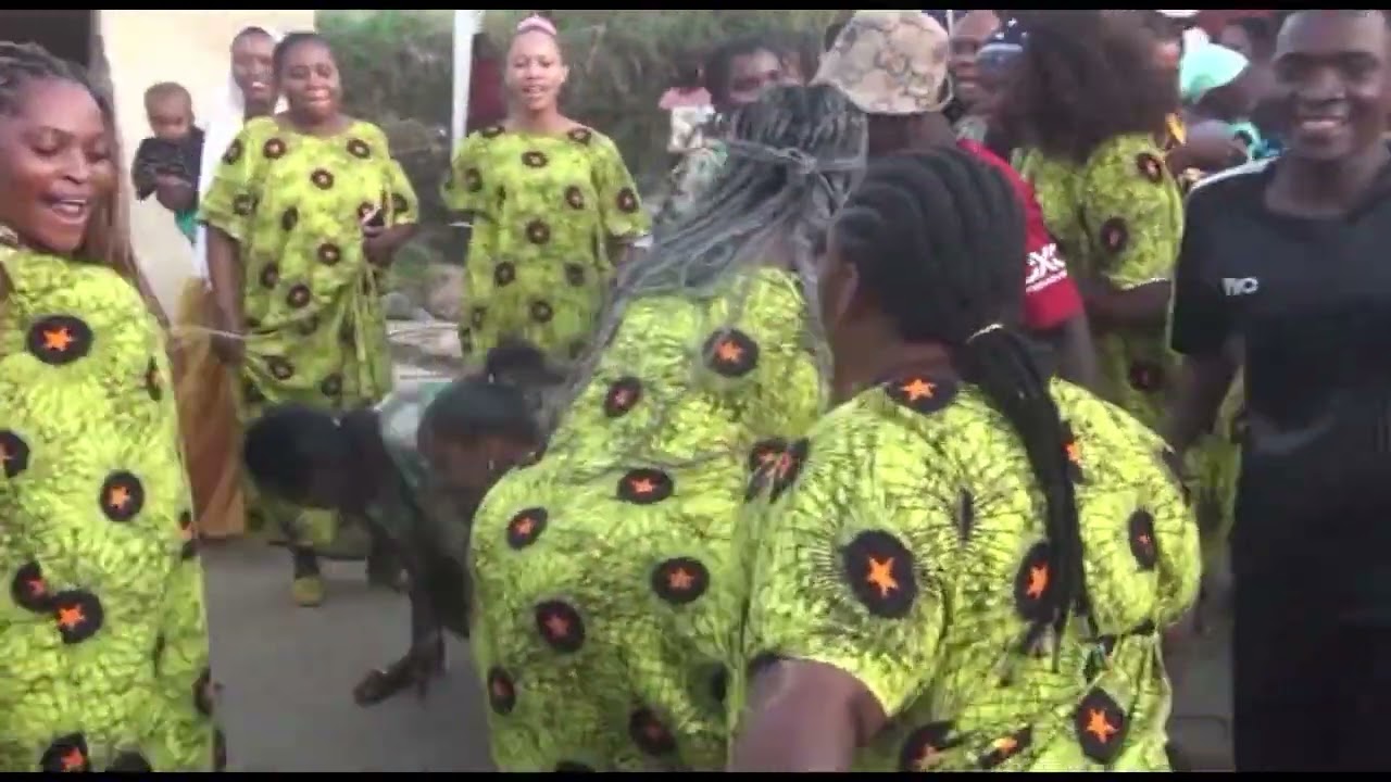 Kivumbi na jasho huku wanawake Wavua nguo live bila Woga #comedy #funny #duet #duet #prank #fun #