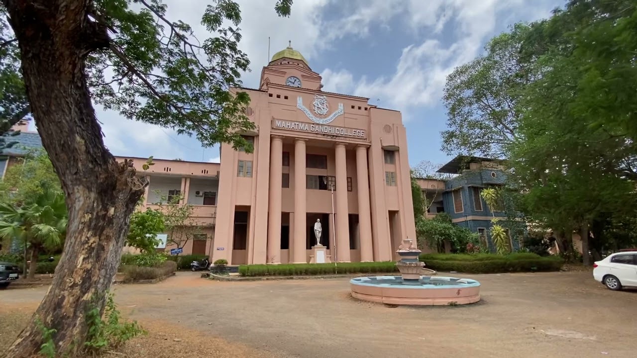 Beautiful😍 Mahatma Gandhi College /Trivandrum / Kerala / India