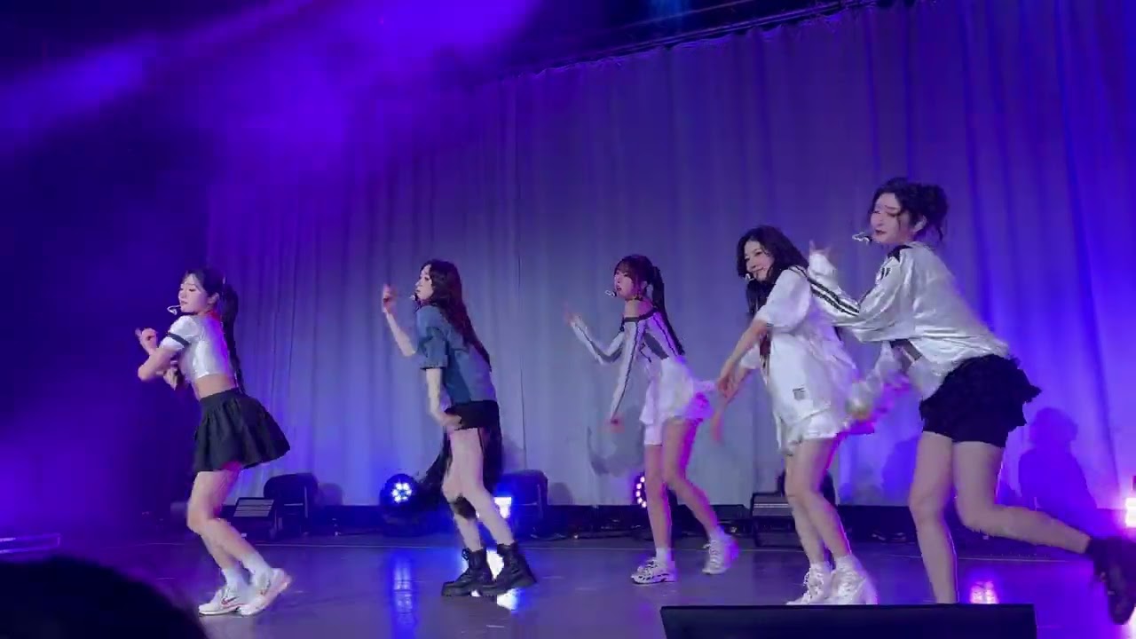 Fifty Fifty Higher fancam (4K 60fps) 20241205 Love Sprinkle Tour in USA Dallas