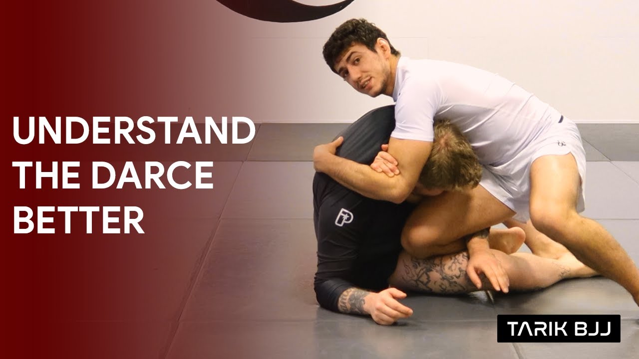 Diving Knee Cut Darce