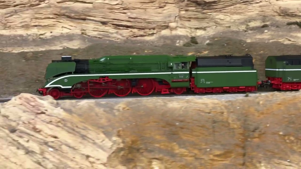 BR18-201 at the Los Angeles Model Railroad Society