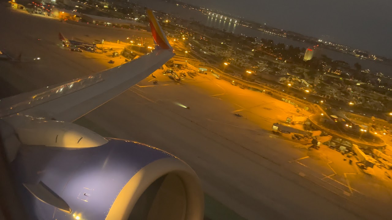 Southwest Boeing 737-700 Evening Takeoff San Diego Intl. (KSAN)