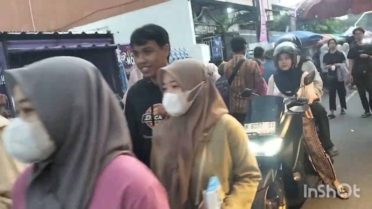 Pasar Takjil Sore Kampung Ramadhan Masjid Jogokariyan Yogyakarta Hari Ke 14.