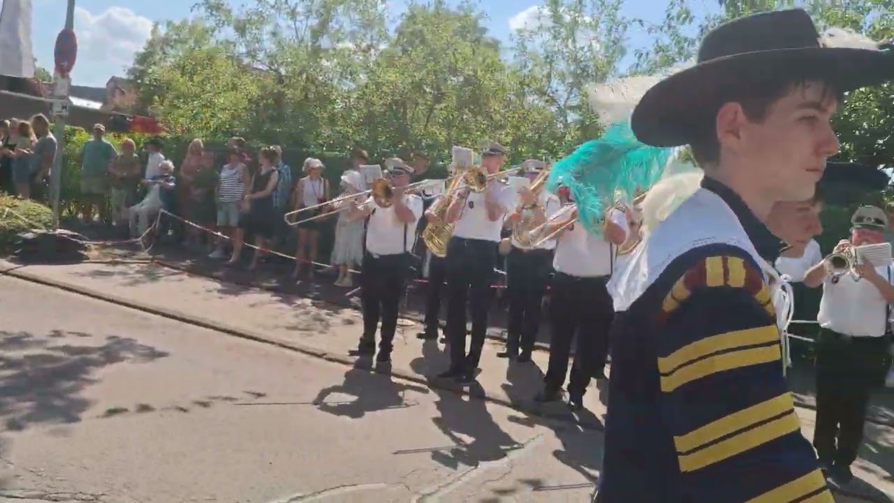 Schützenfest Königshoven 2025. Die große Parade