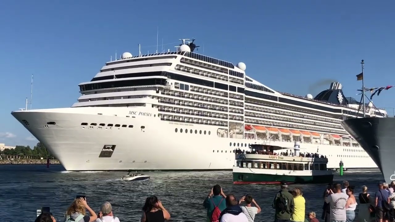 MSC POESIA, Ausfahrt aus Warnemünde zur Hanse Sail, 10.08.25 ca. 17.30 Uhr 