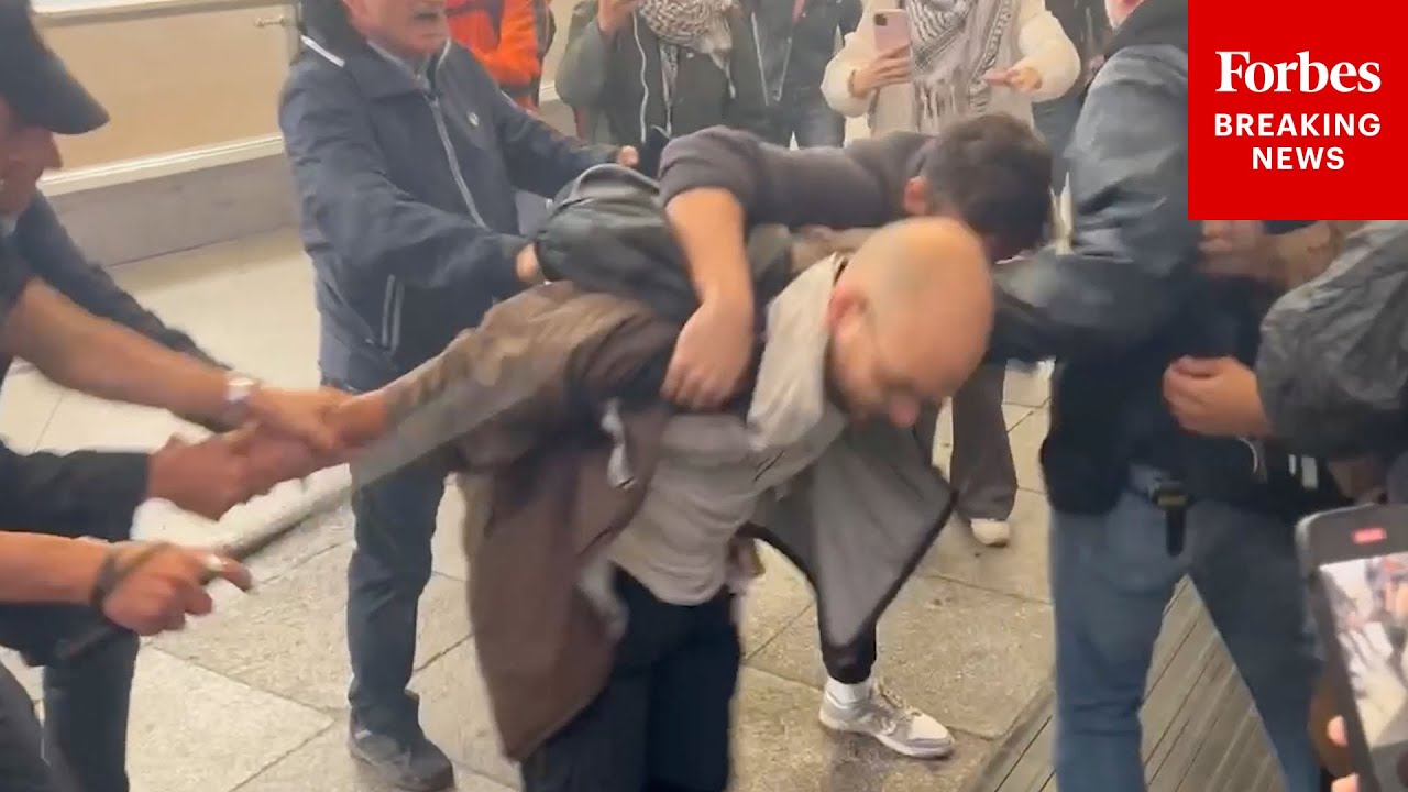 SHOCK VIDEO: Clashes Erupt Between Police And Pro-Palestinian Demonstrators In Milan, Italy