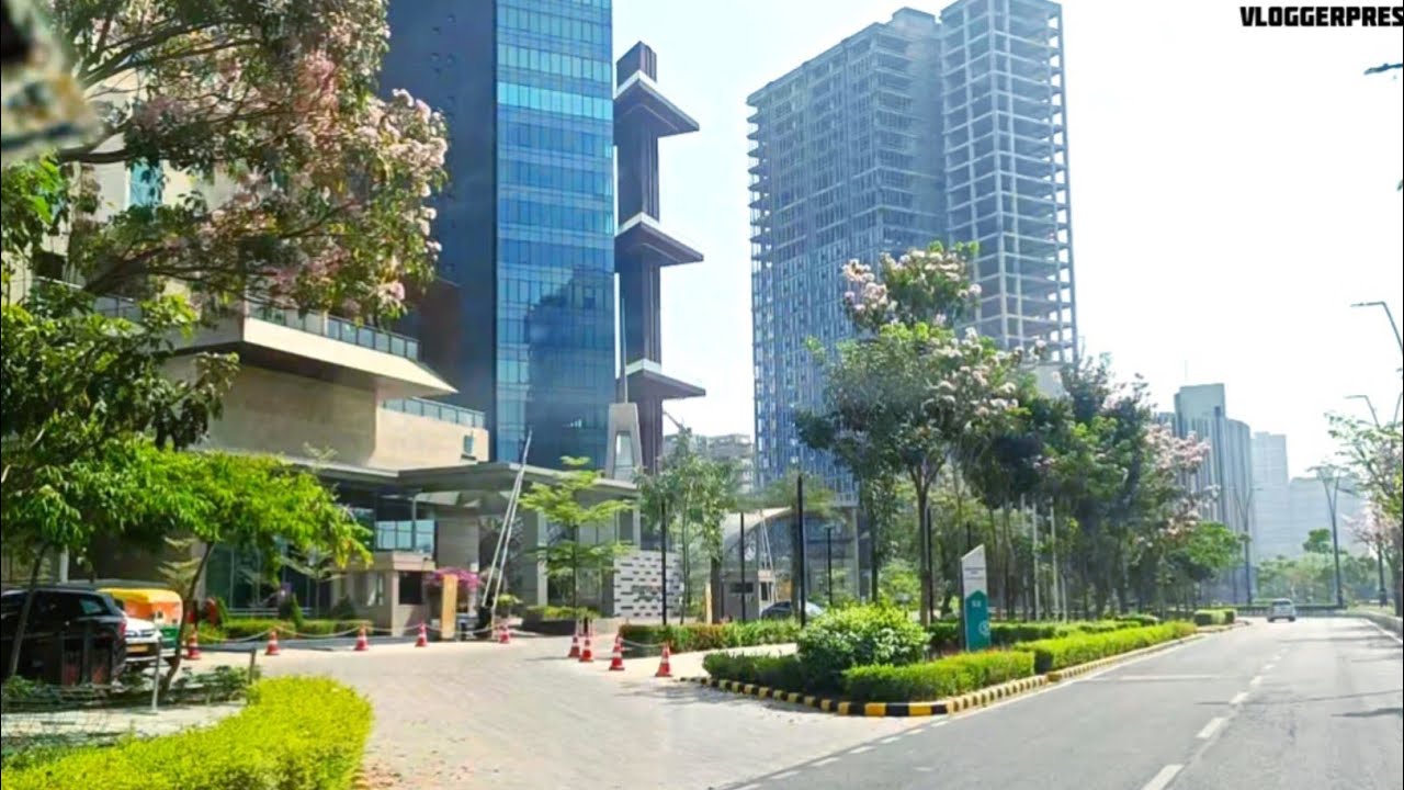 ADDRESSING TRAFFIC CONCERNS WHY ARE GIFT CITY INTERNAL ROADS ONLY TWO LANES WIDE 
