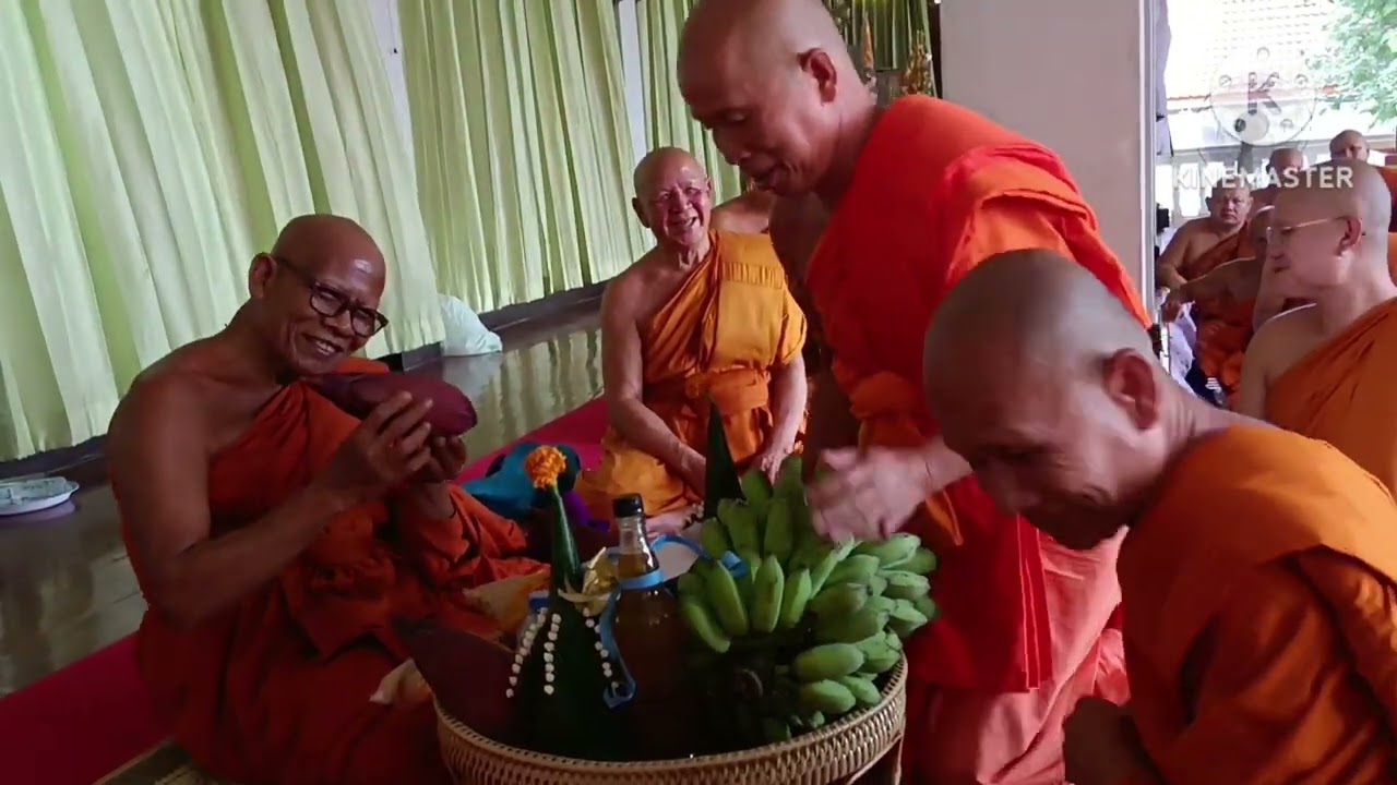 ทำสามีจิกรรมครูบาอาจารย์ก่อนวันเข้าพรรษาประจำปี 2568