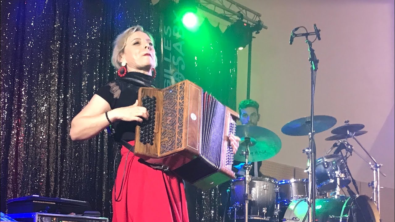Sylvie Nauges .. « La bourrée de Varaire «  La boulangère «