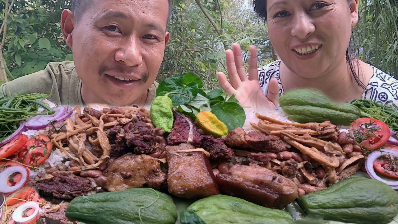 Eat Smoked pork cook with bamboo shoots and Axone||Mukbang with wife ||Naga Mukbang