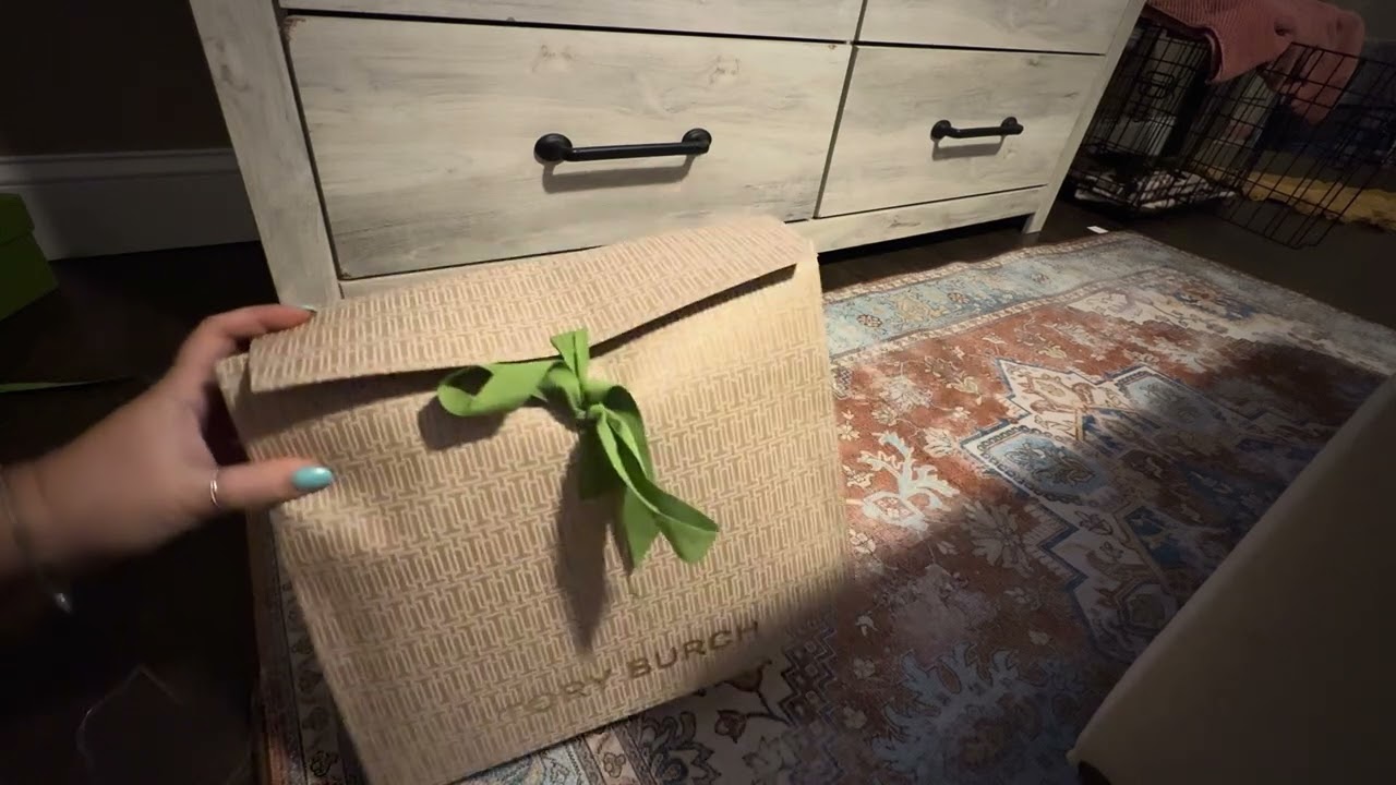 Unboxing my new Tory Burch order! Romy Bucket bag + what fits, Miller Sandals, and Miller Stud Cuff!