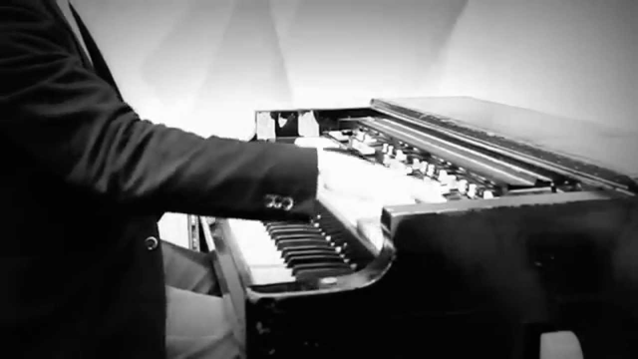 Capsulocity.com presents : 