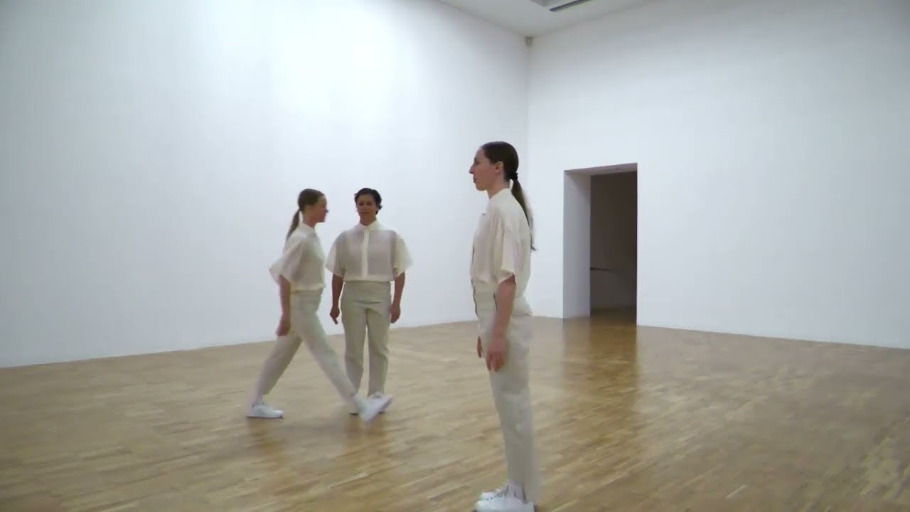 Por asalto  'Works in silence'