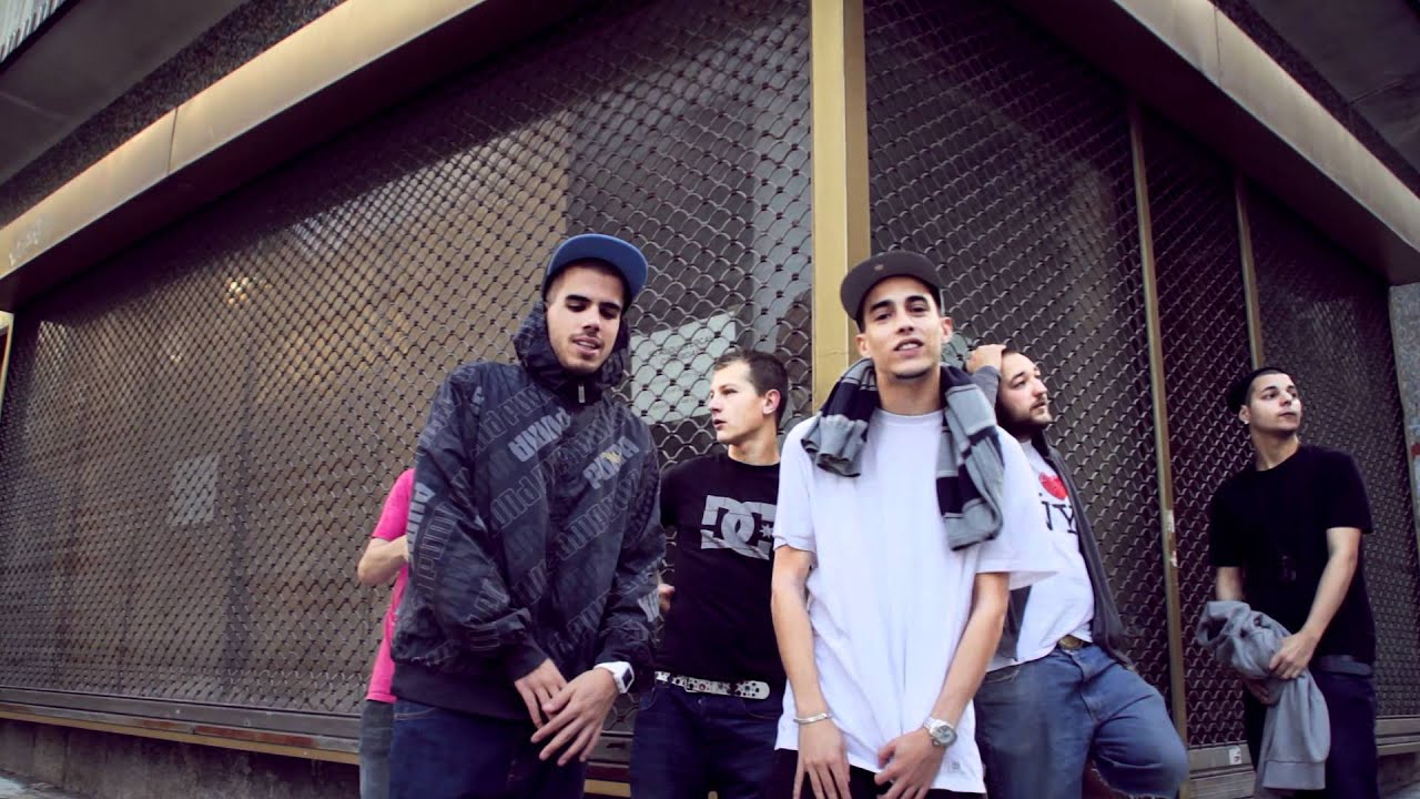 Brick & Top (Elecesar y HighKiks) - Paper Planes (Official Video)