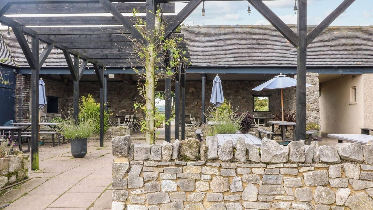 Apartment at The Old Dog, Thorpe, Ashbourne, United Kingdom | Travel With Kiara
