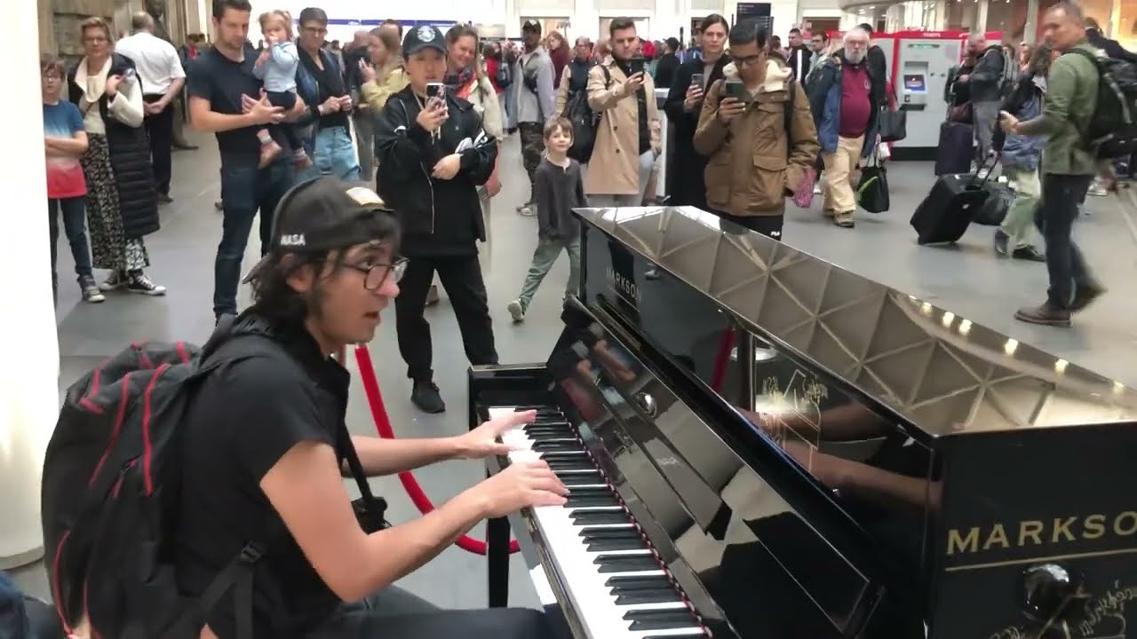 #song by #Eminem #publicpiano by @vincentvinel #TheVoice France @PianoMoments enjoy please