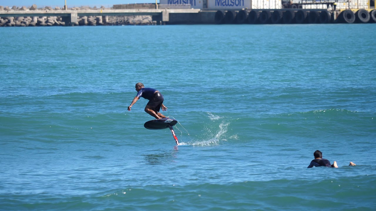 Donniven Polendey Prone Go Foil ripping in the Kahului Harbor