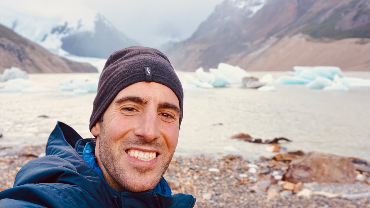 Trekking solo ai piedi del Cerro Torre in Patagonia