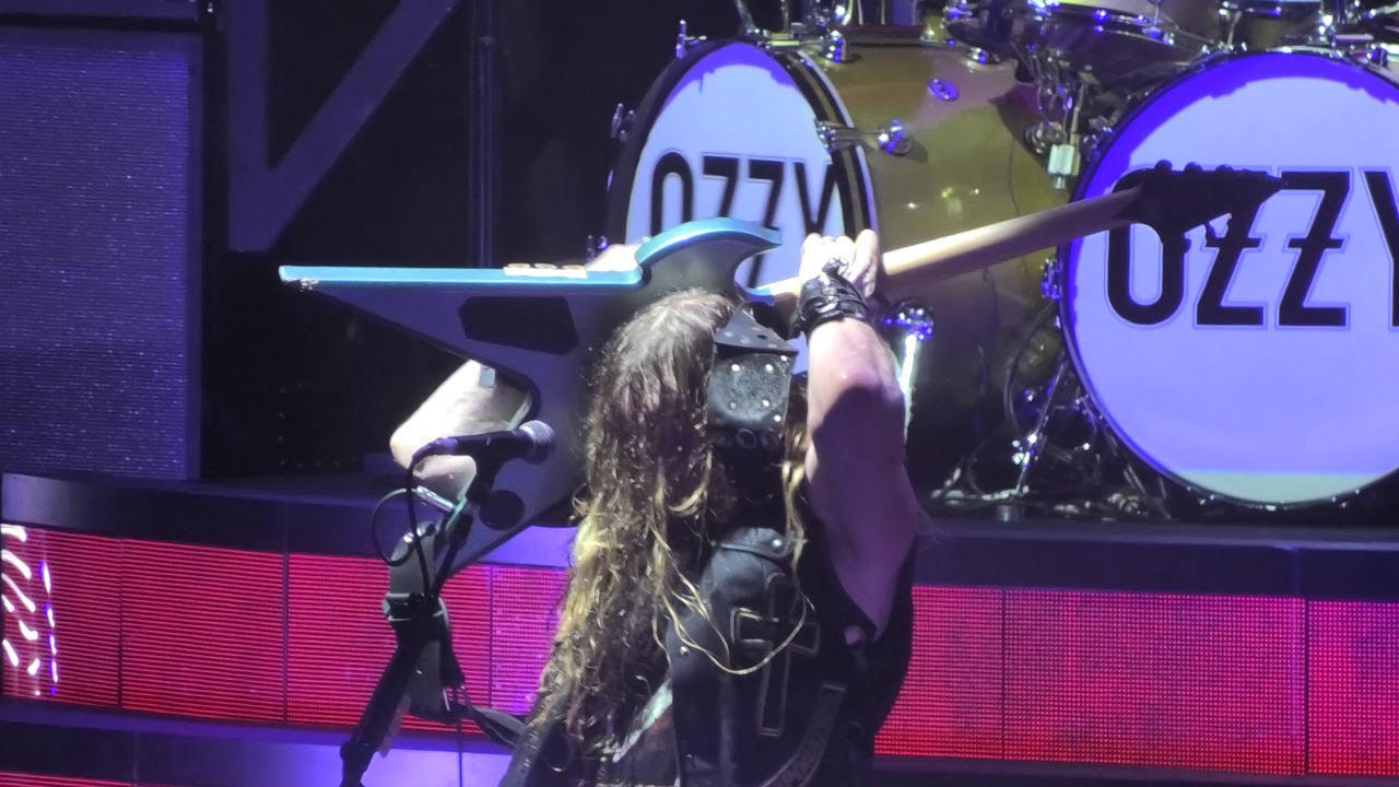 Ozzy Osbourne 2018-06-26 Cracow, Tauron Arena, Poland - Paranoid (4K 2160p)