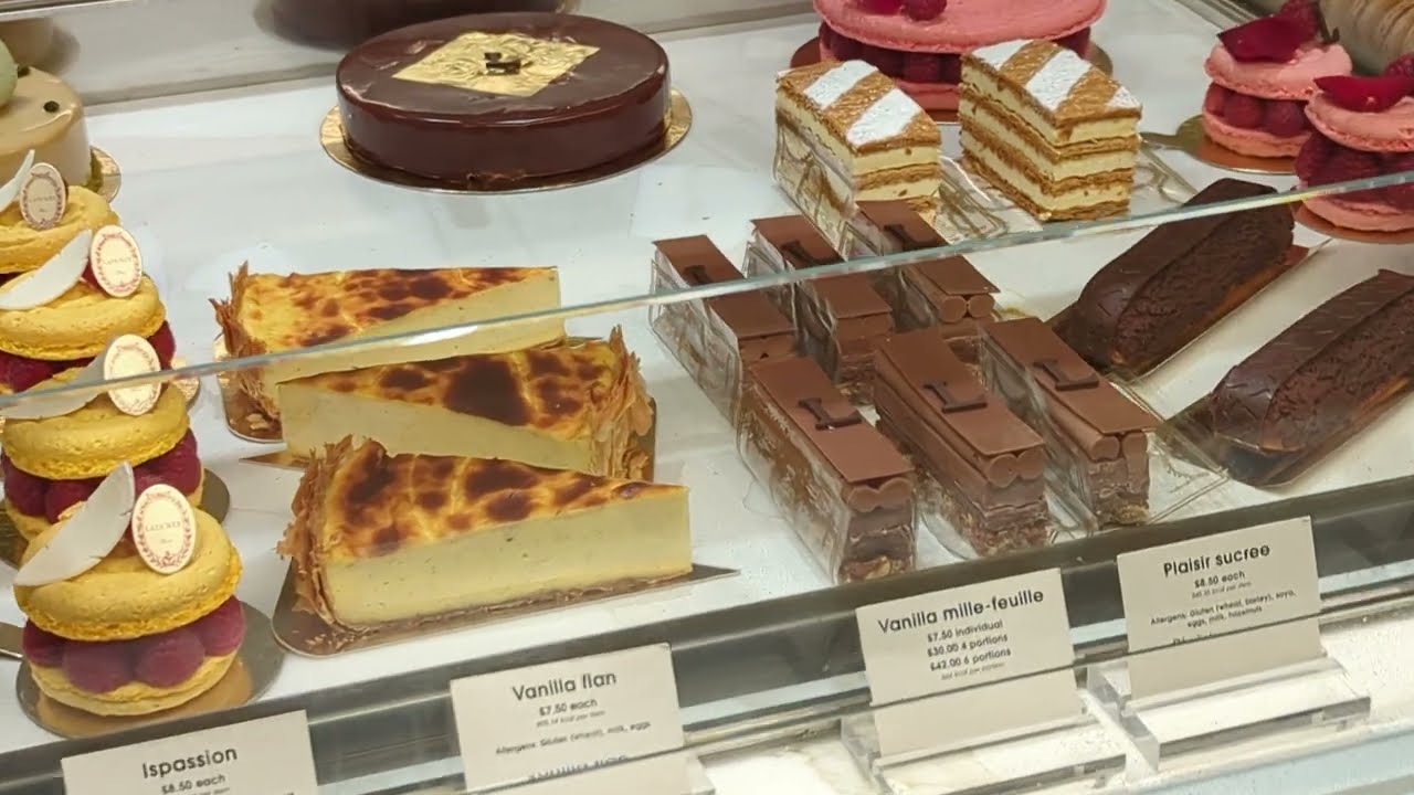Chocolate Paradise inside Selfridges on Mother's Day - London - 4K