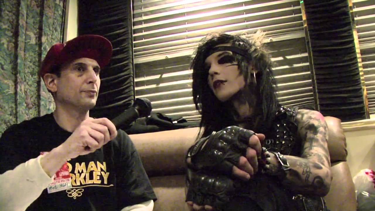 Black Veil Brides - Интервью BlankTV (Энди Бирсак) UMG