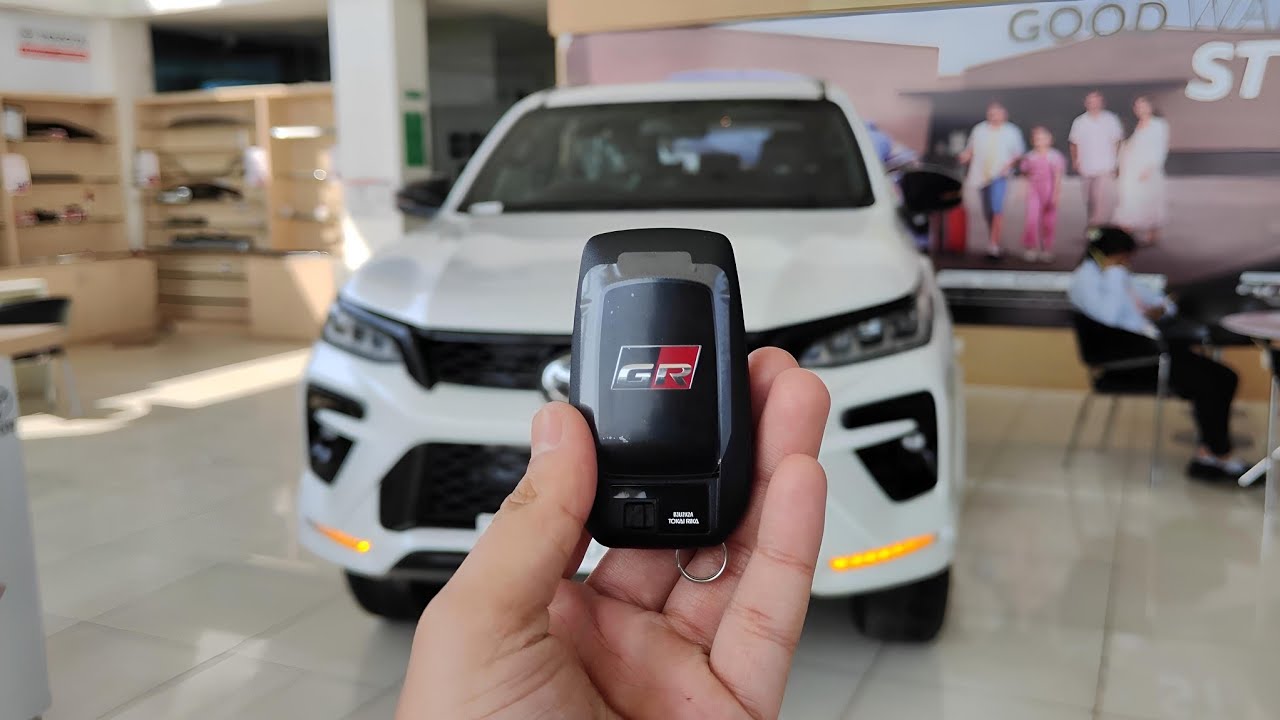 Toyota Fortuner GR Sport 2024 - Exterior and Interior Walkaround Review [4K]