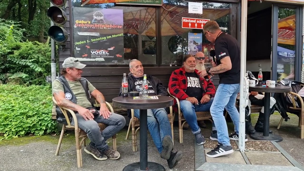 Fun at Bikertreff Vogel  -Die drei vonne Zapfsäule