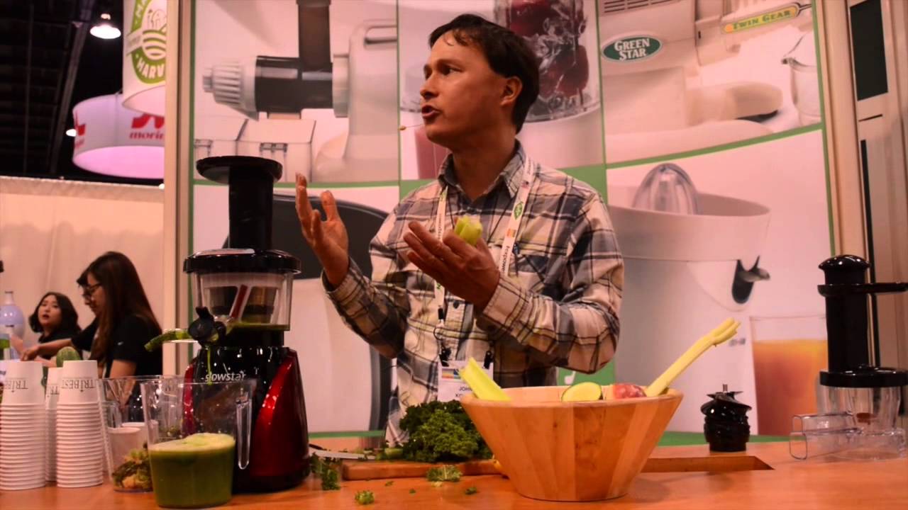 How to Make Mean Green Juice Recipe & Fresh Salsa in the Slowstar Juicer