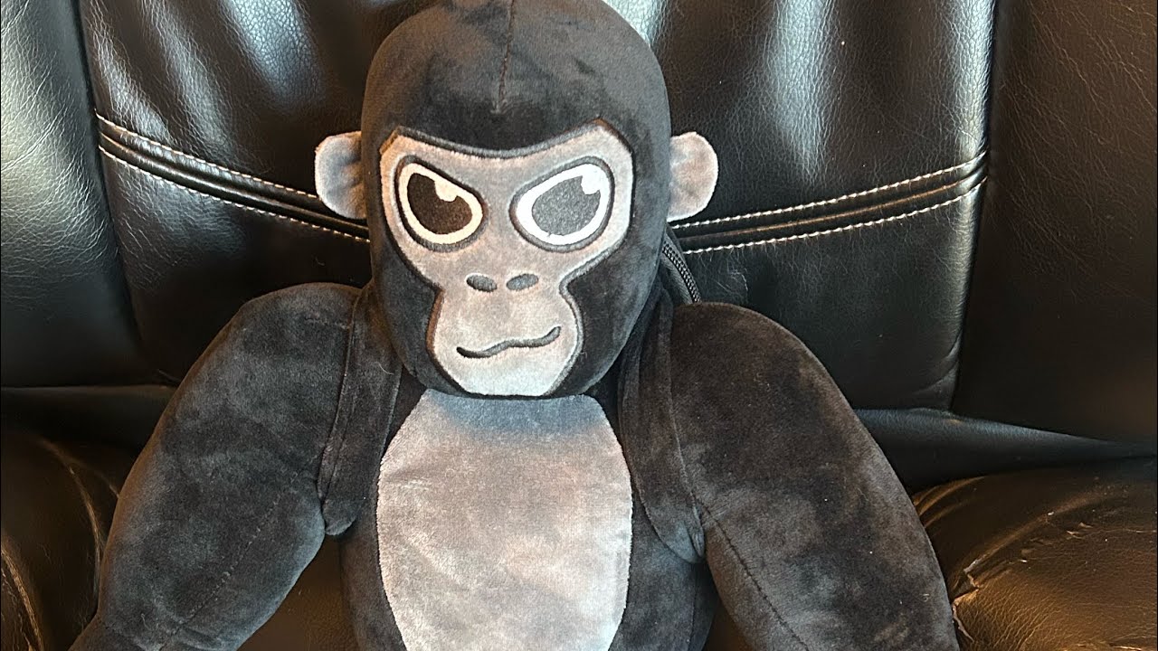 Unboxing back to school gorilla tag plushie #gorillatag #gtag #vr