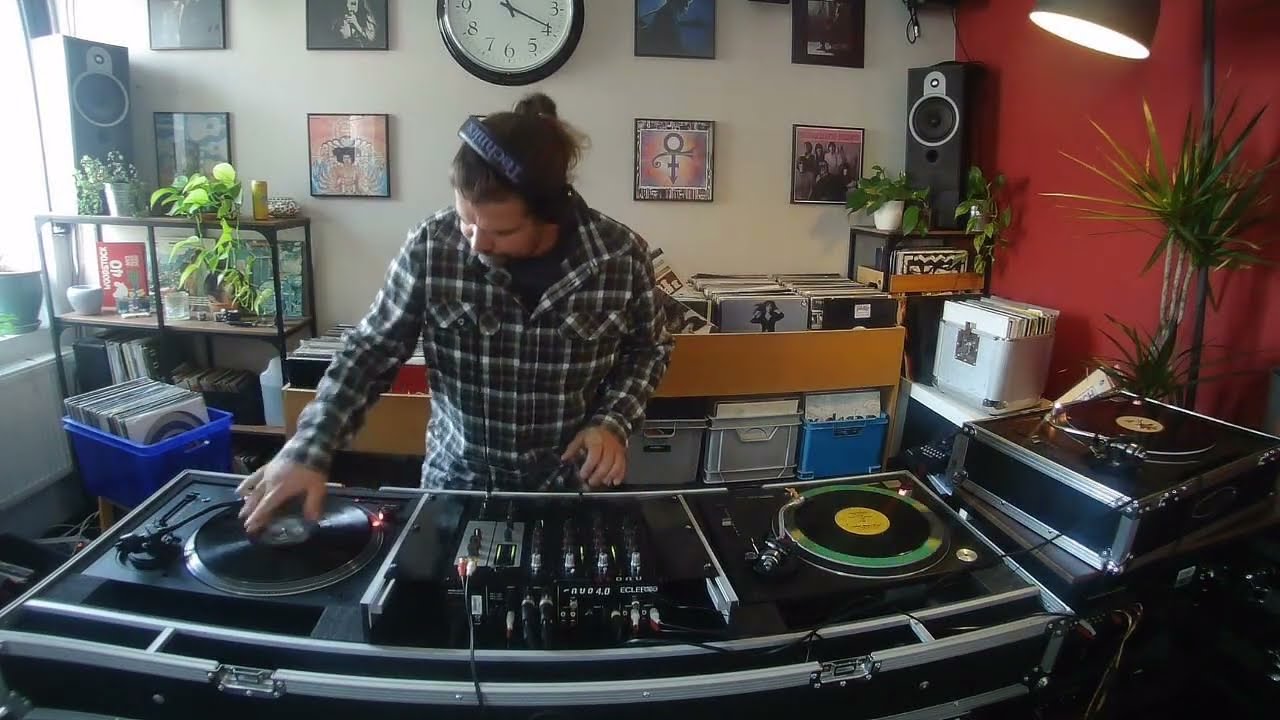 Three Turntables in the Mix SL-1210mk2 vs SL-1210km7