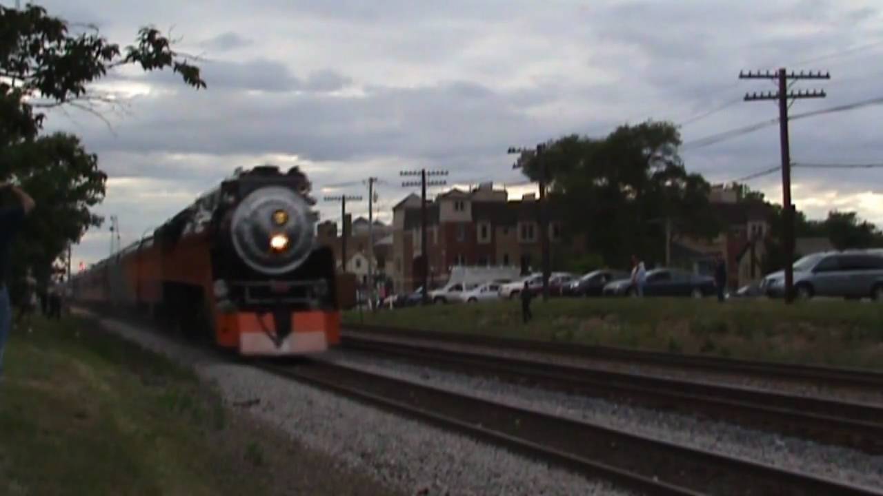 SP 4449:  The Cross Country Excursion at Downers Grove, IL