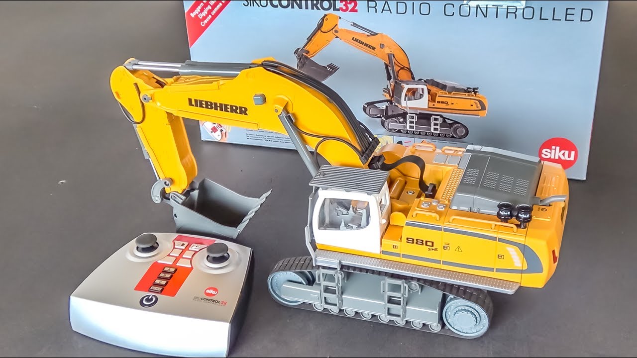 RC Excavator gets unboxed and works hard! Pre-production model!