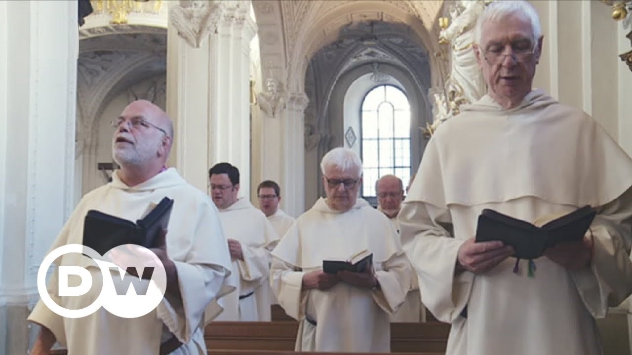 Die Patres und die Party - Dominikaner in der Düsseldorfer Altstadt | DW Deutsch