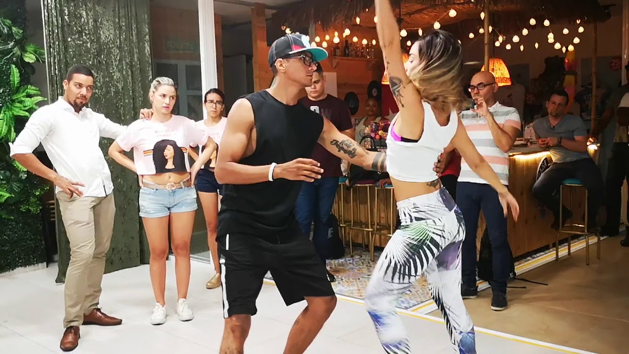 Zouk Camilo & Camila en Casa Ritmo Latino, Academia de baile y bar en Medellín-Colombia