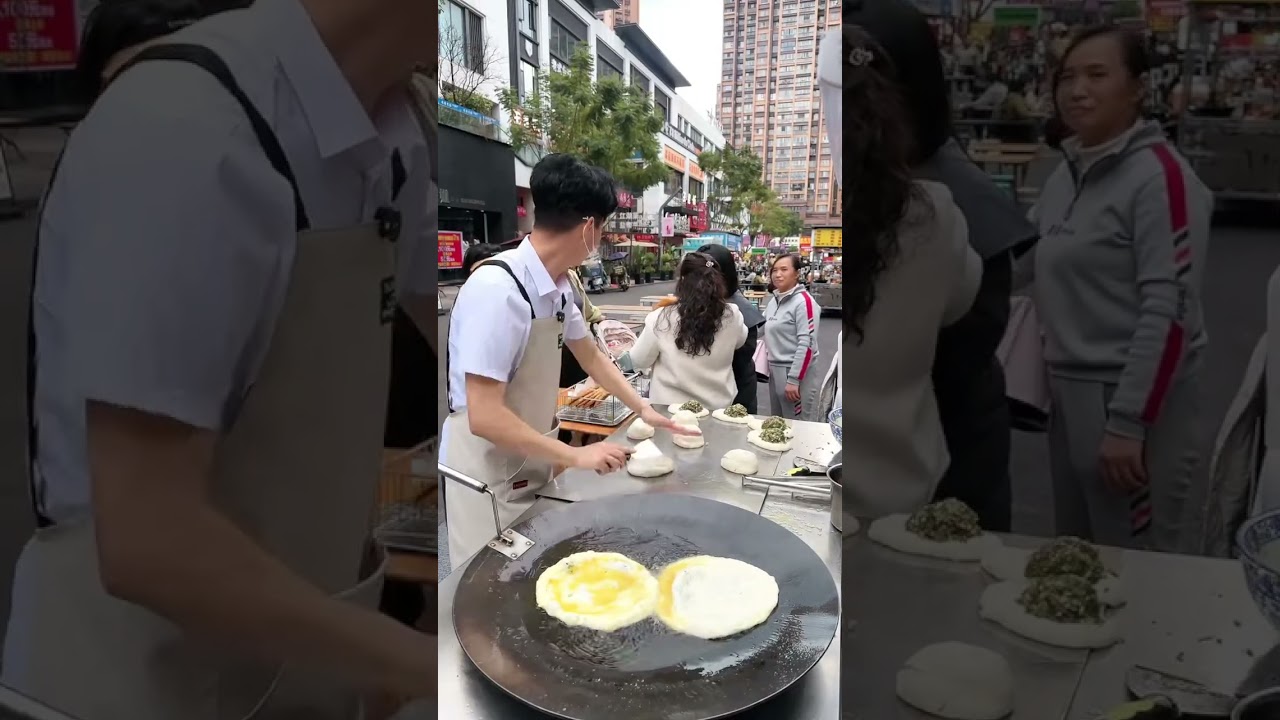 Viral Sichuan Scallion Pancake! Handsome Vendor • 3 Per Person Limit • Crazy Long Line的副本