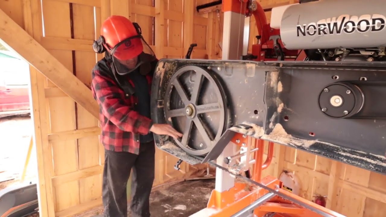 Changing The Saw Blade on Norwood LumberPro HD36
