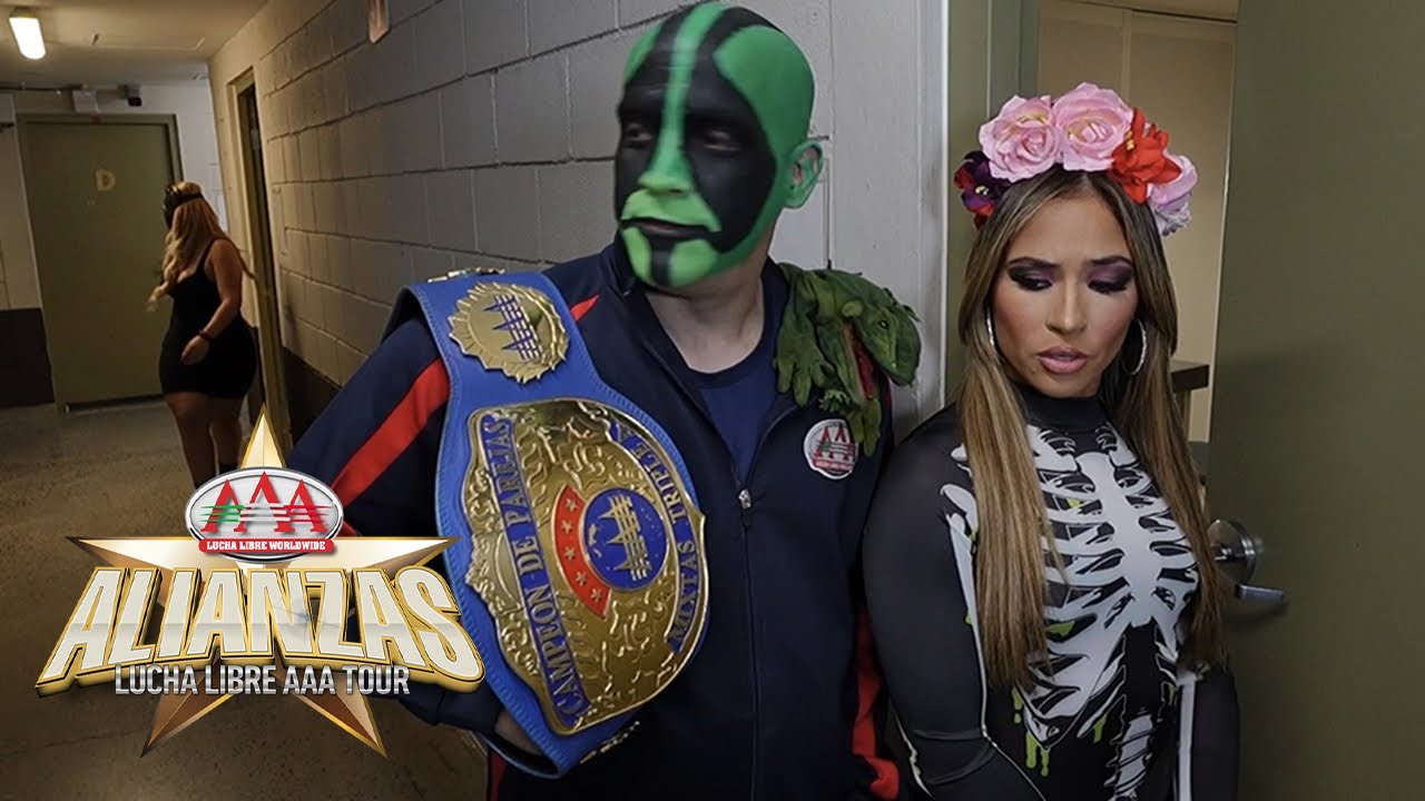 La Hiedra casi atrapa a Mr. Iguana con Lola Vice en backstage - Alianzas de Lucha Libre AAA