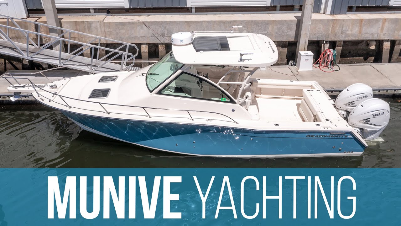 Grady-White 330 Express (2021) With Twin Yamaha 425 HP Outboard Engines - Boat Review