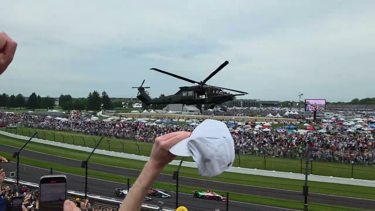 2025 Indy 500 pace lap with Blackhawks