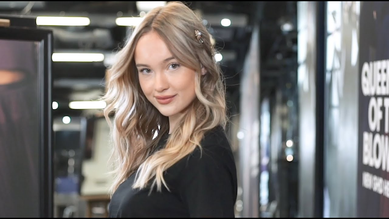 PARTY SEASON HAIR: WAVES AND EMBELLISHMENT