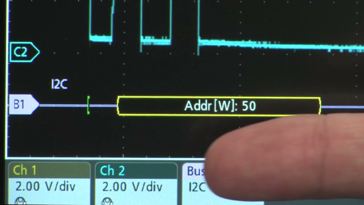 Tektronix 3 Series MDO vs Keysight Technologies DSOMSOX 3000T Series Oscilloscopes Display Compariso