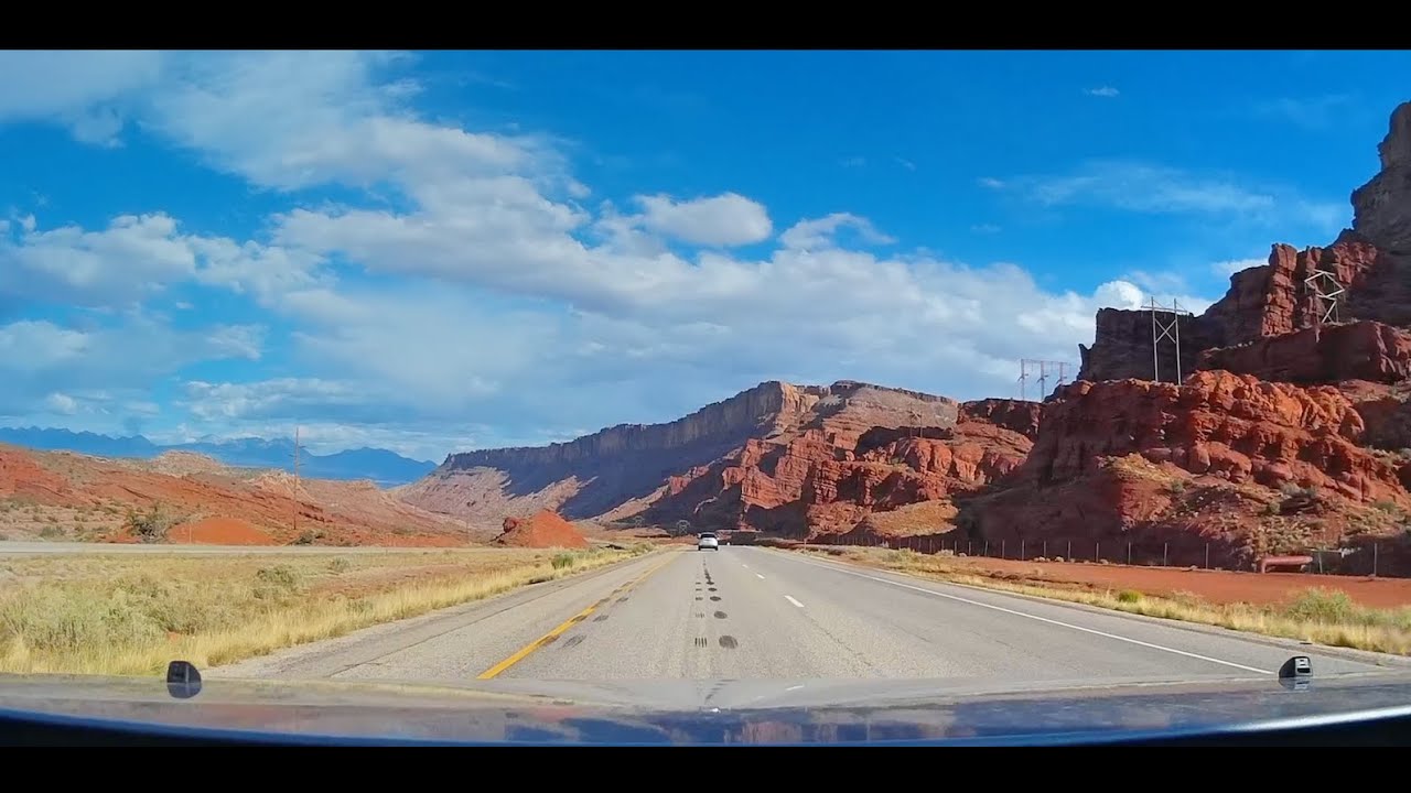 Scenic Desert Drive into Moab, Utah - U.S. 191 South (2019 Version, new 4K link in description)