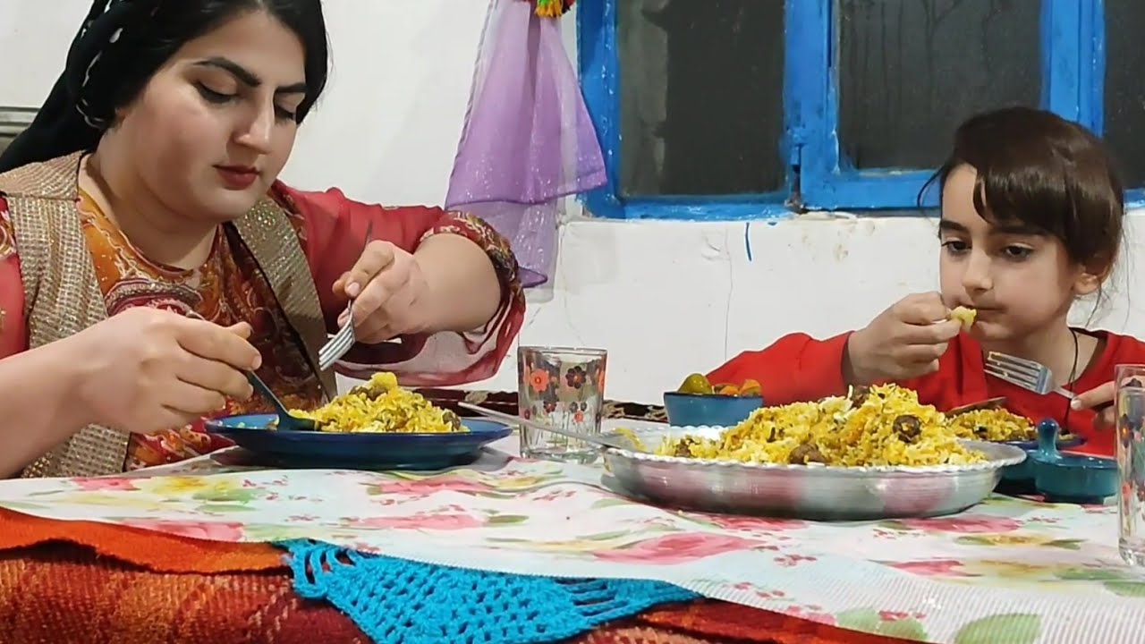country life in winter|cooking delicious Iranian food (Kalam polo)