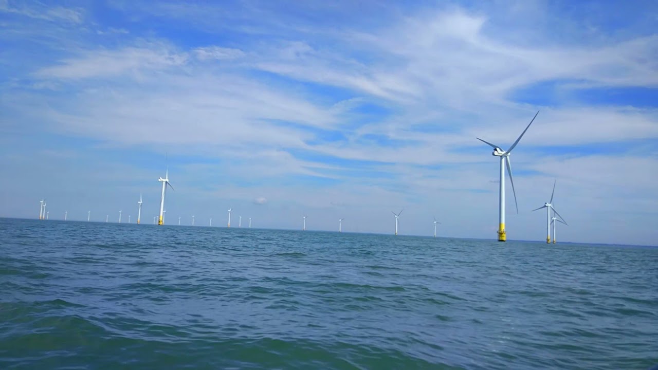 Fun on Beno Clipper (visiting offshore wind turbines)