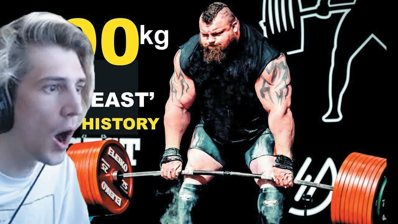 xQc reacts to Eddie Hall deadlift 500kg (1102.31lbs) (with chat)